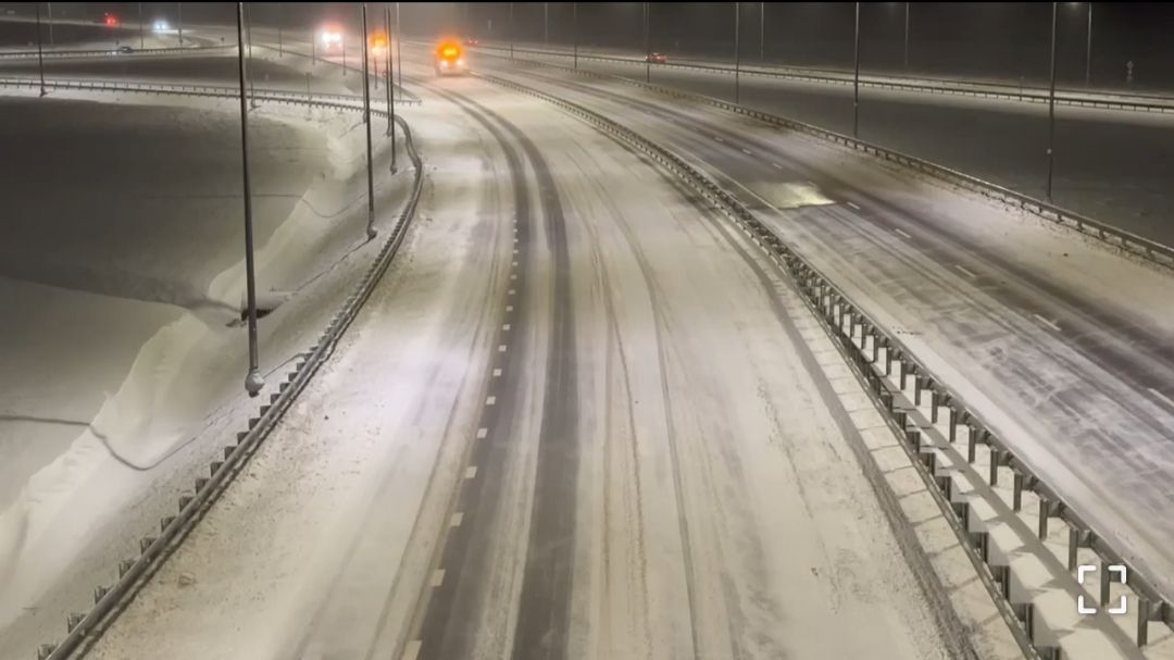 Почти 26 тысяч км автомобильных дорог Крыма очистили дорожники за сутки