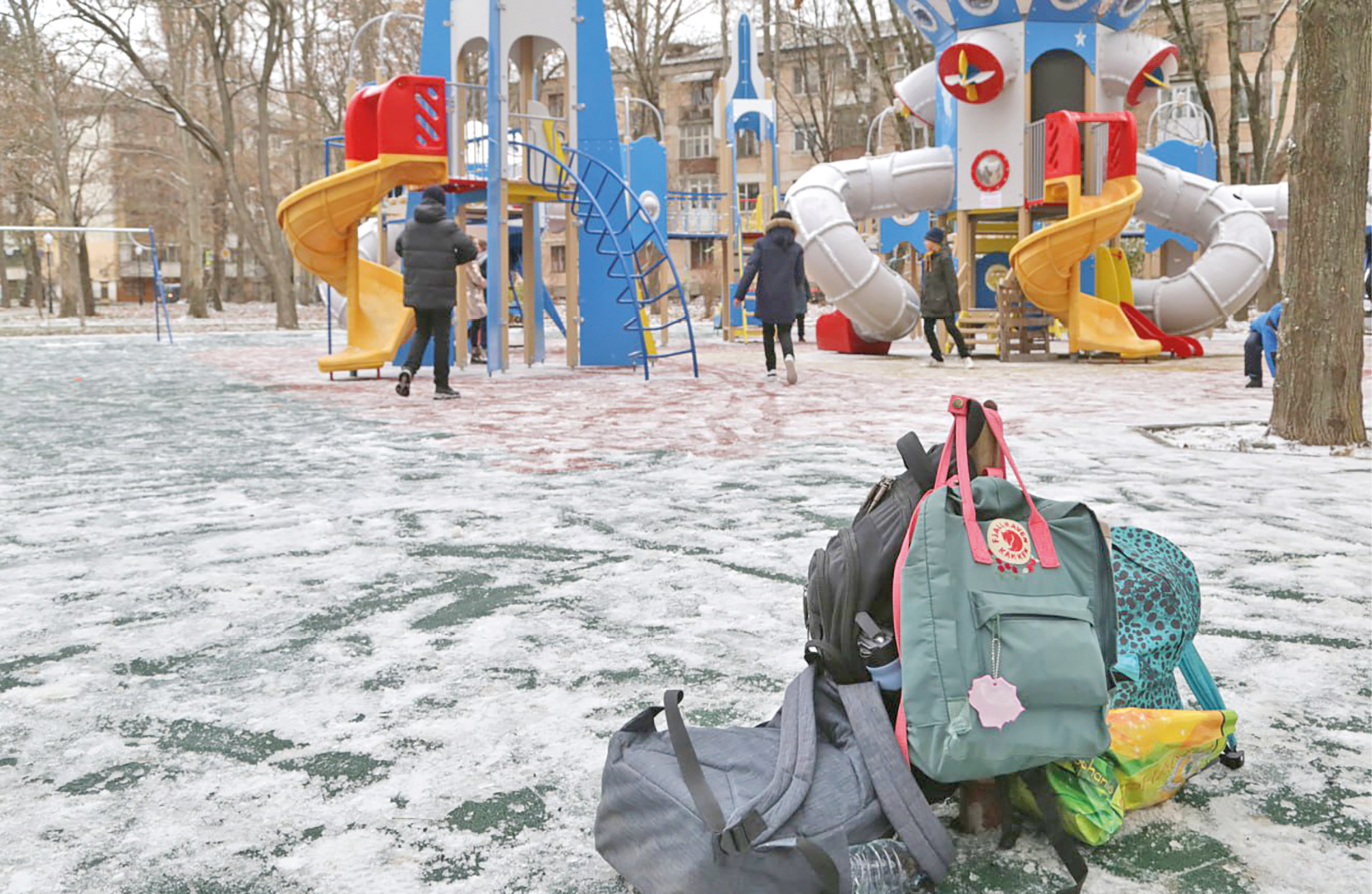 Как в Крыму решают проблему опасных детских площадок и кто отвечает за их безопасность