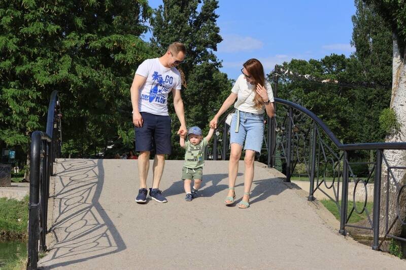 Работающие родители: крымчане рассказали как совмещают карьеру с заботой о детях