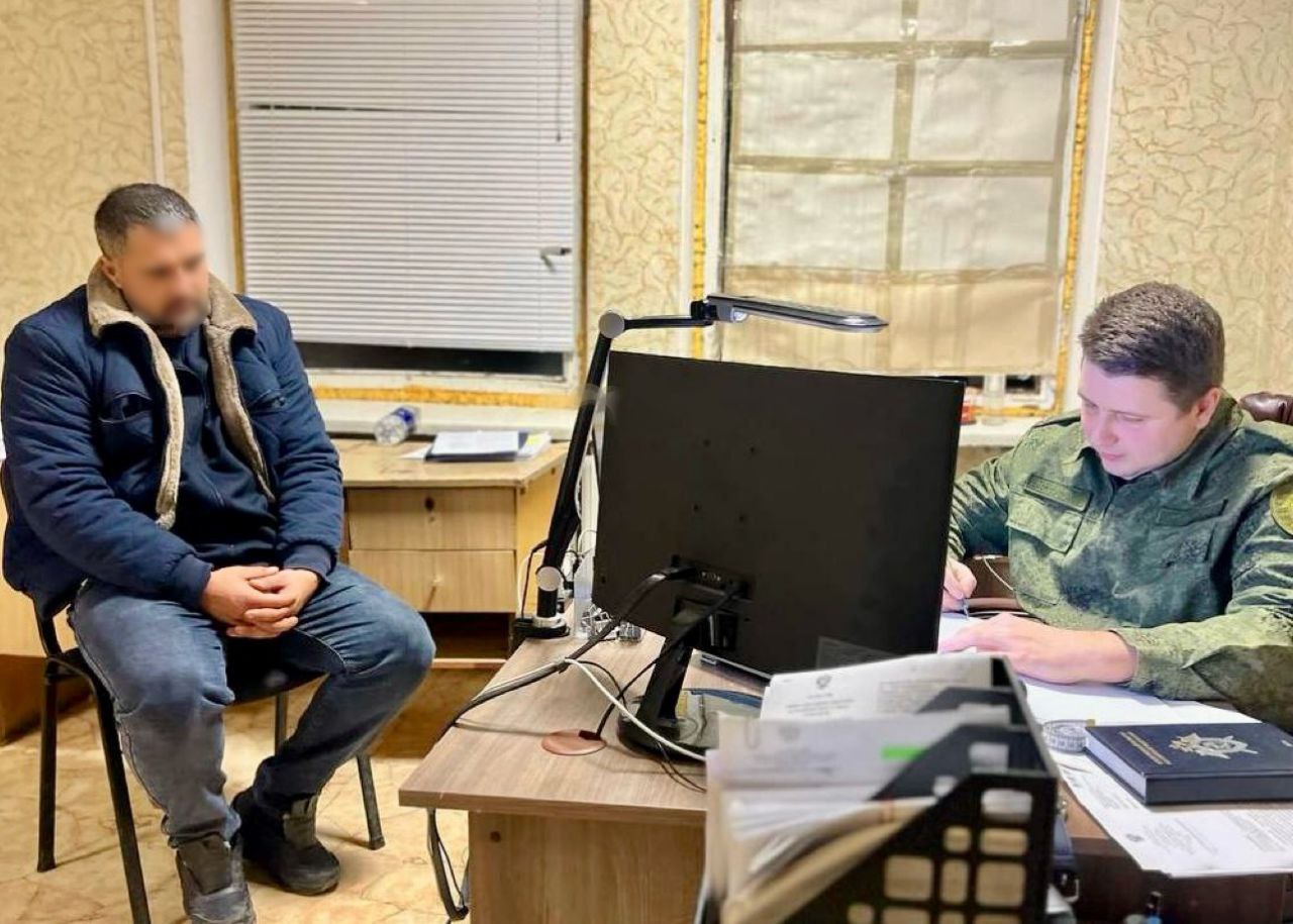 Избивал и запирал в бараке: житель Красноперекопска превращал бездомных в своих рабов 