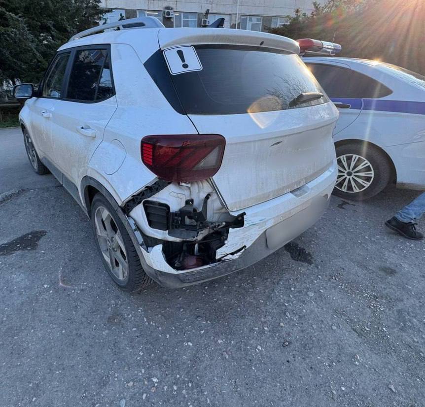 Одного раза мало: крымчанин устроил ДТП, сбежал с места аварии и врезался в забор