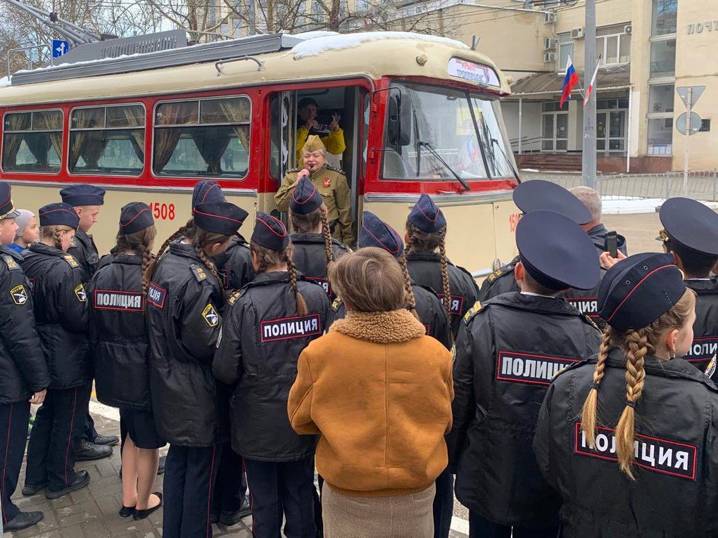 В Симферополе на дорогу вышел «Троллейбус Победы»