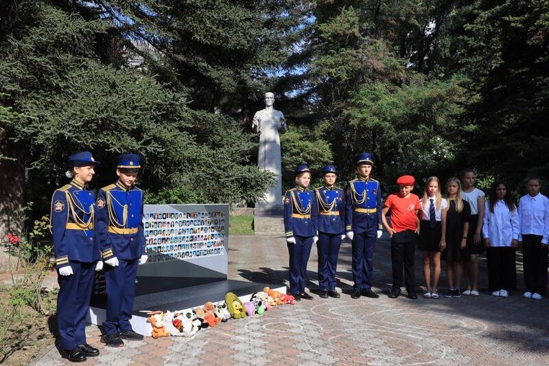 В Симферополе проходит мемориальная акция «Дети Беслана»