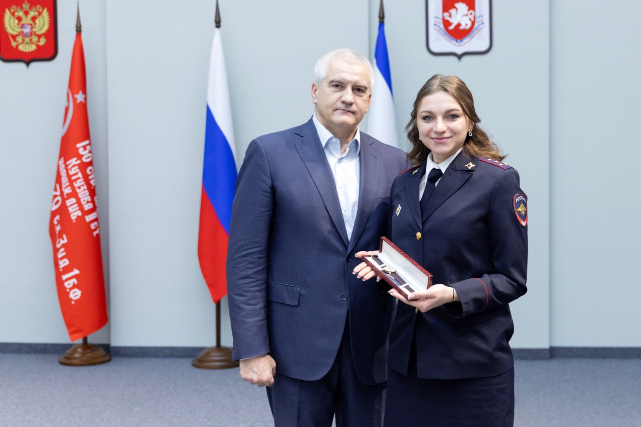 Аксёнов: многие крымчанки плечом к плечу с мужчинами выполняют задачи в ходе СВО в составе медицинских и иных подразделений