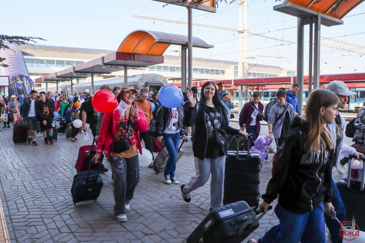 Более 300 детей из Белгорода прибыли в Крым на отдых