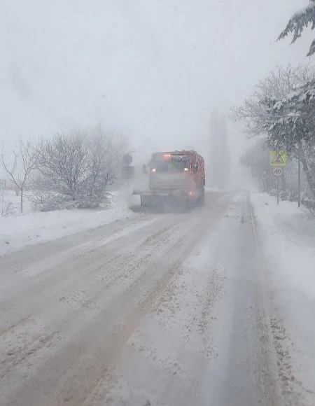 Обстановка на автомобильных дорогах Крыма и в каких районах сложные погодные условия