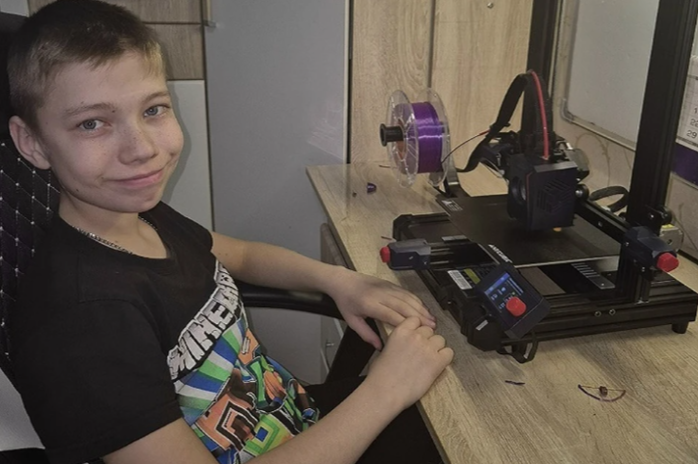 Подросток из Крыма освоил 3D-печать и помогает бойцам СВО