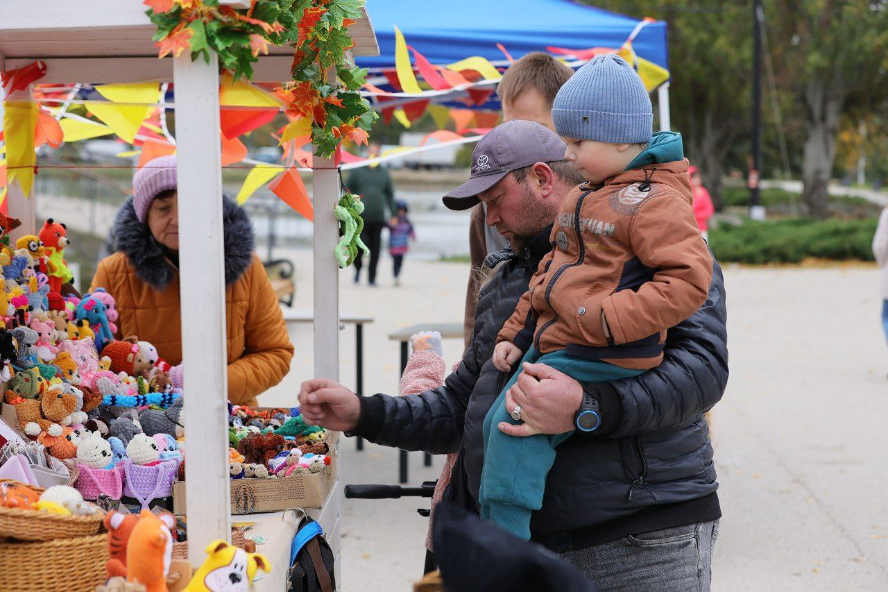 В Симферополе проходит ярмарка с работами крымских мастеров