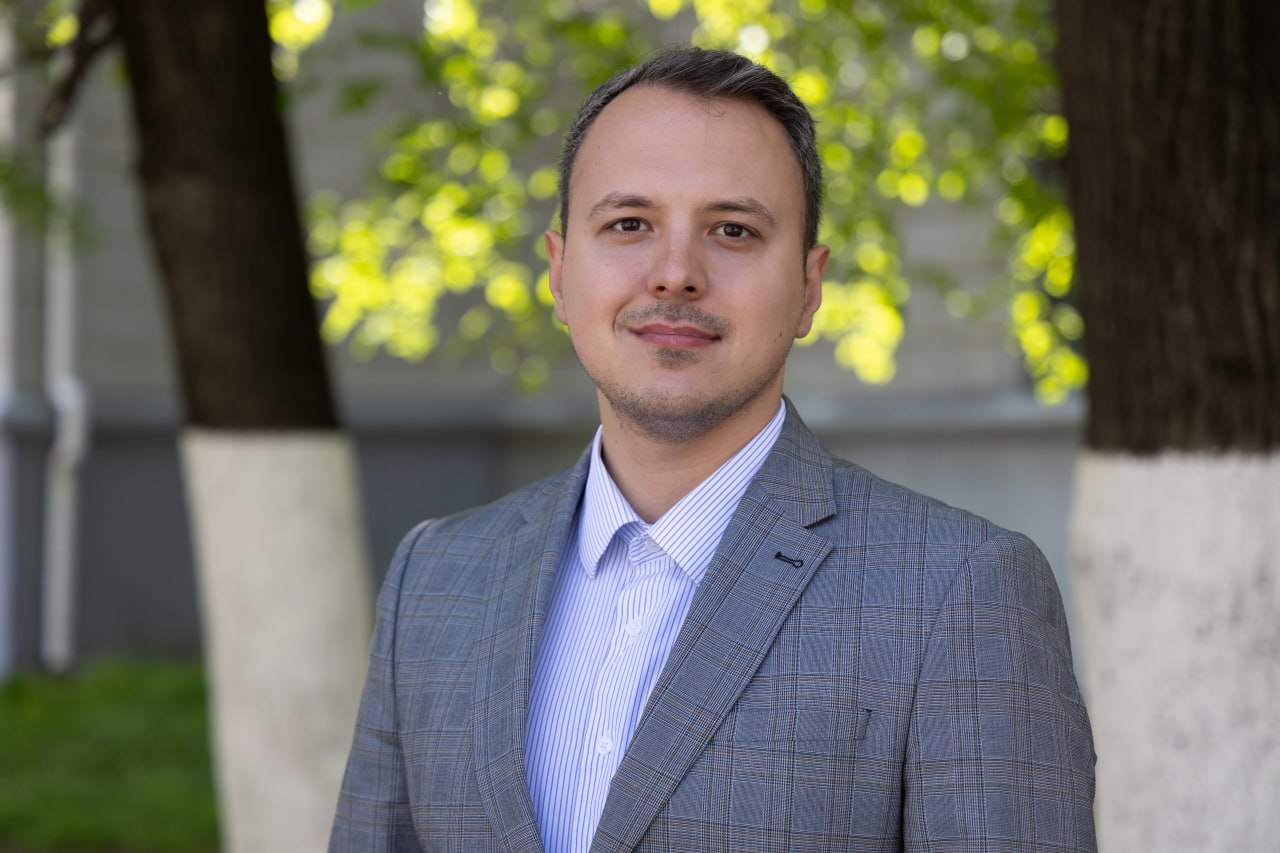 Председатель Госкоммола Крыма Алексей Зинченко — о работе с молодёжью и патриотических проектах, которые зажигают ребят