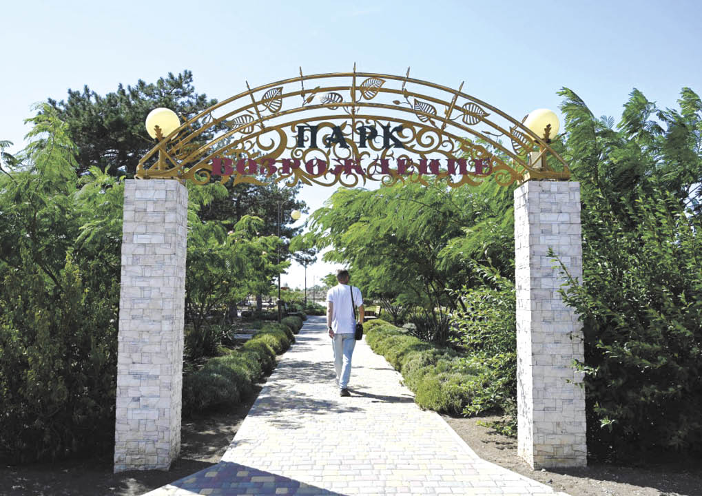 От парка «Возрождения» до мемориала девяти Героев: что увидели корреспонденты «Крымской газеты» в командировках по полуострову