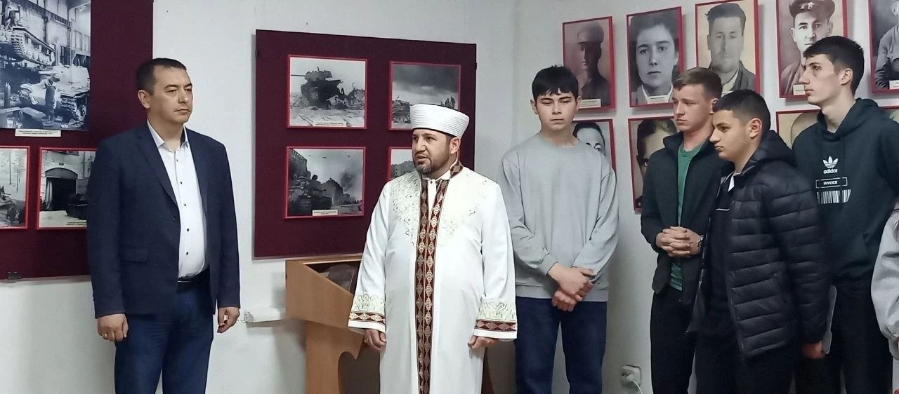 В Симферополе открылась выставка о вкладе крымских татар в бронетанковые войска Красной армии