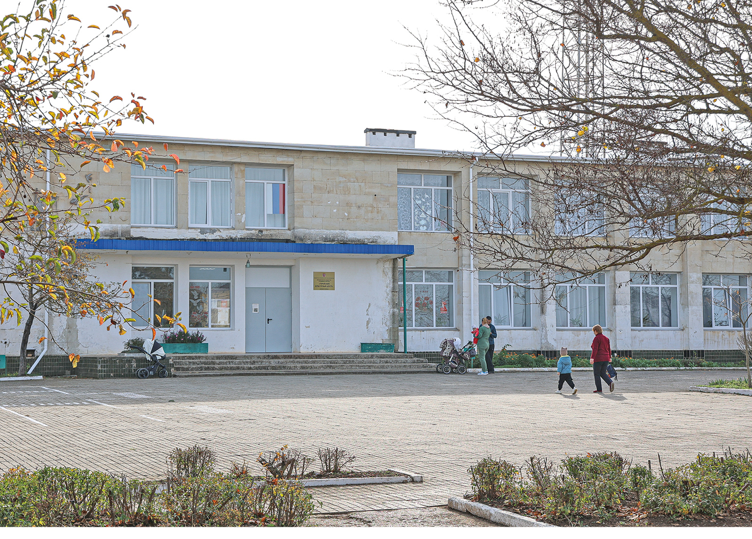 Край героев: чему радуются и на что жалуются жители Геройского Сакского района