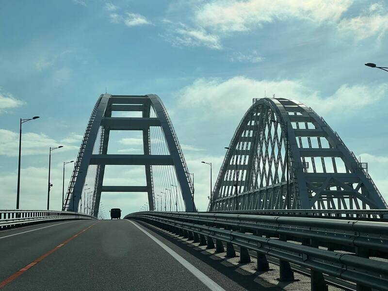 Движение по Крымскому мосту снова ограничат из-за ремонтных работ