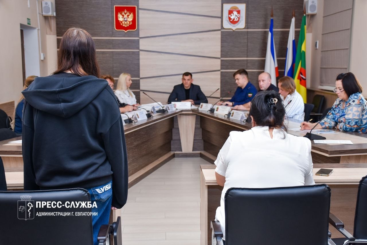 В Евпатории рассмотрели 20 материалов о неисполнении родительских обязанностей