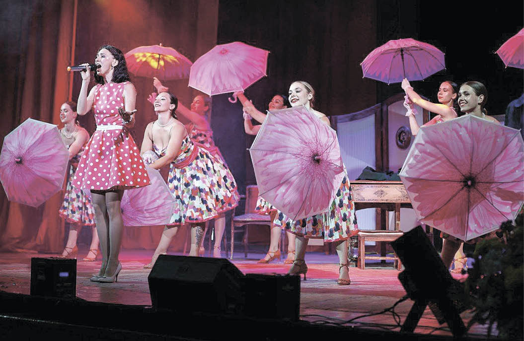 Как Крымский академический театр кукол отпраздновал 85-летие