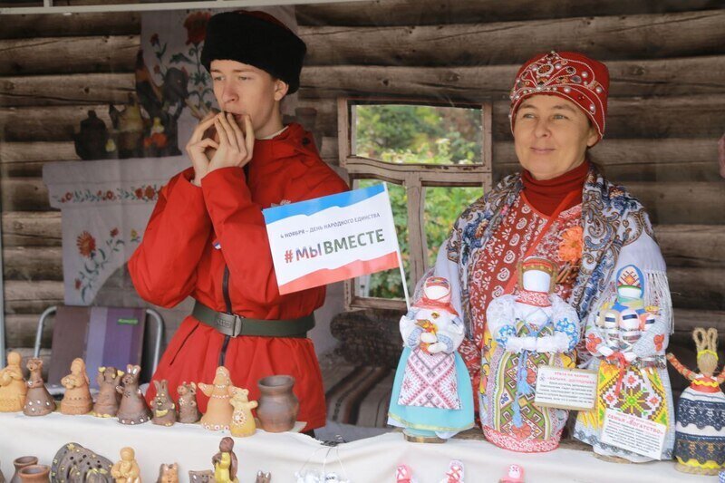 Аксёнов поздравил крымчан с Днём народного единства