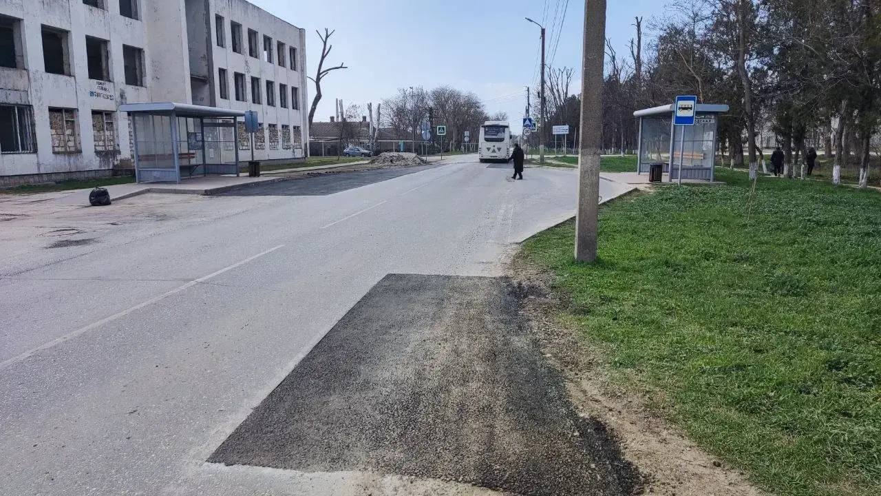 Прокуратура добилась проведения ямочного ремонта в Саках