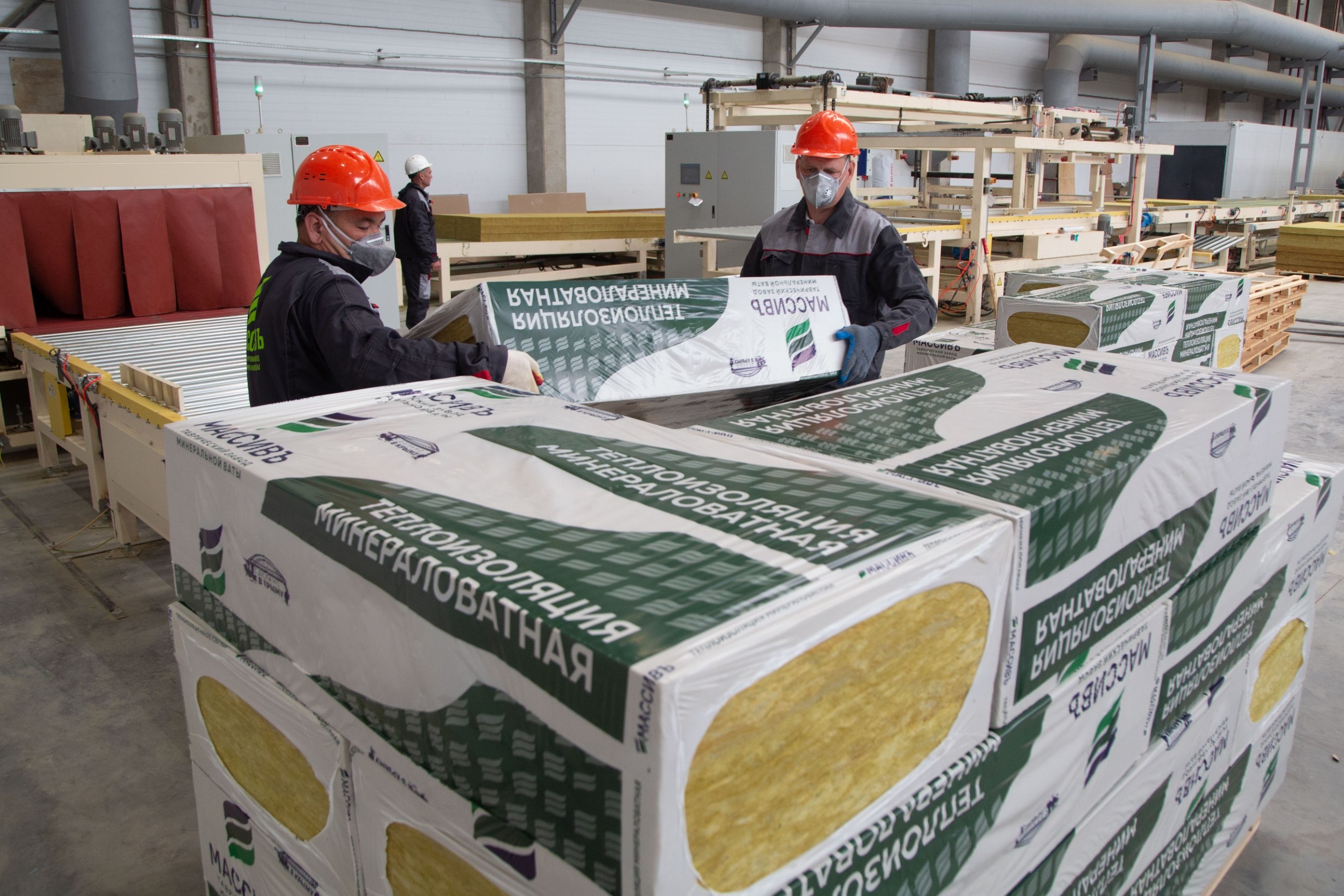 Десятки тысяч тонн продукции и 75 новых рабочих мест: в Крыму запущен Таврический завод минеральной ваты