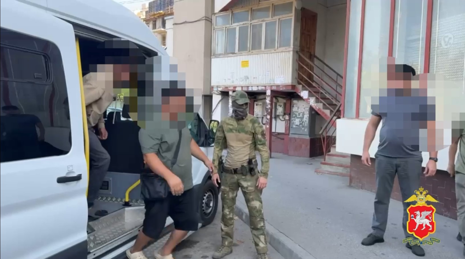 Три иностранца покинут Россию после миграционного рейда в Симферополе