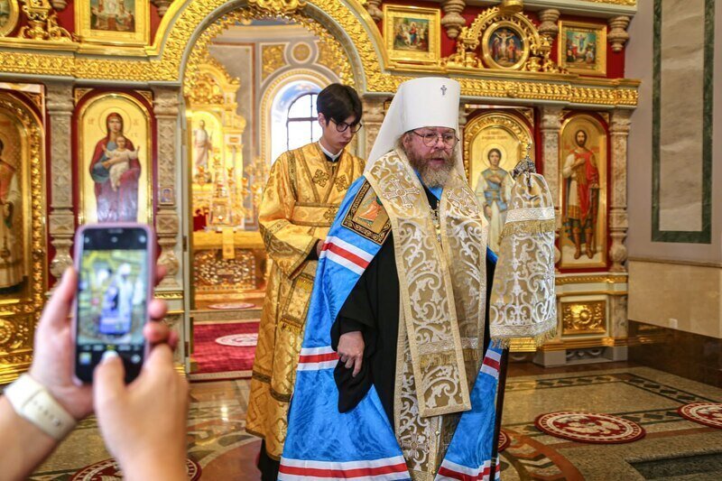 Митрополит Тихон представил в Симферополе книгу «Гибель империи. Российский урок»