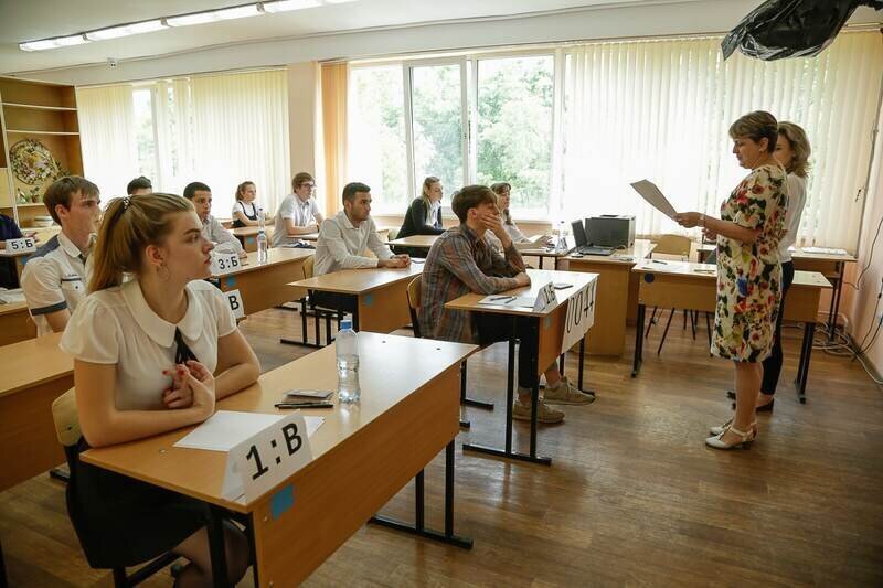 Аксёнов: в школах Крыма зафиксировали 38 стобалльных результатов ЕГЭ