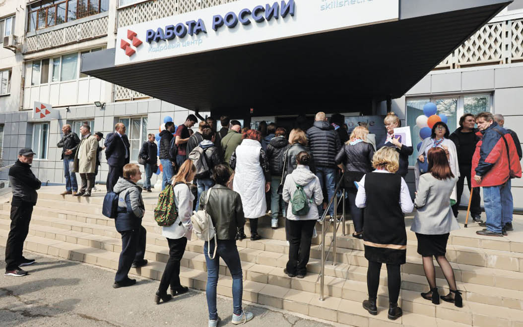 Аксёнов: молодому специалисту должен быть понятен алгоритм трудоустройства и перспективы профессионального роста