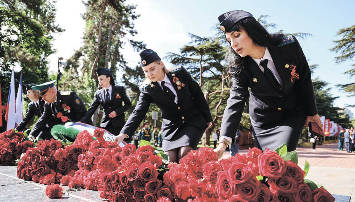 Стелы в честь Победы, ледовый комплекс и необычная зона отдыха: главные события мая 2025 года