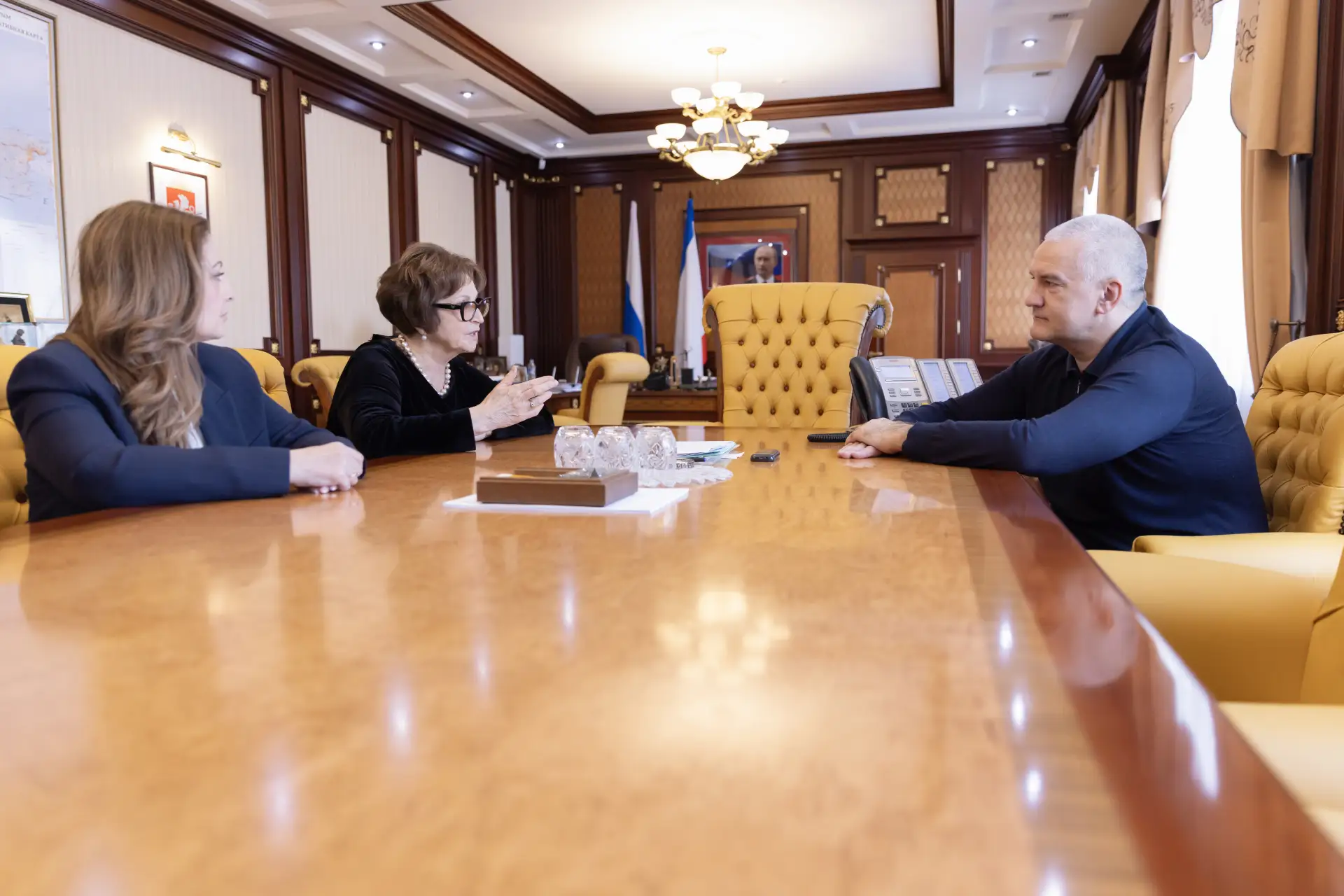 Аксёнов: охрана материнства и детства - ключевое направление государственной политики