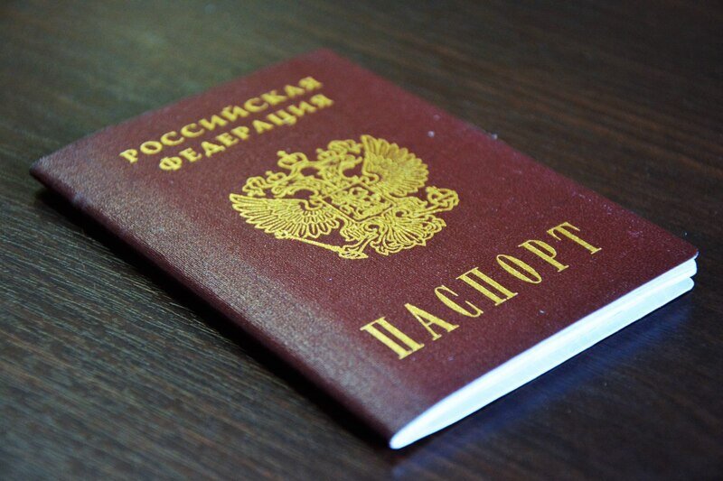 Статус гражданина: юные россияне будут получать паспорт в торжественной обстановке