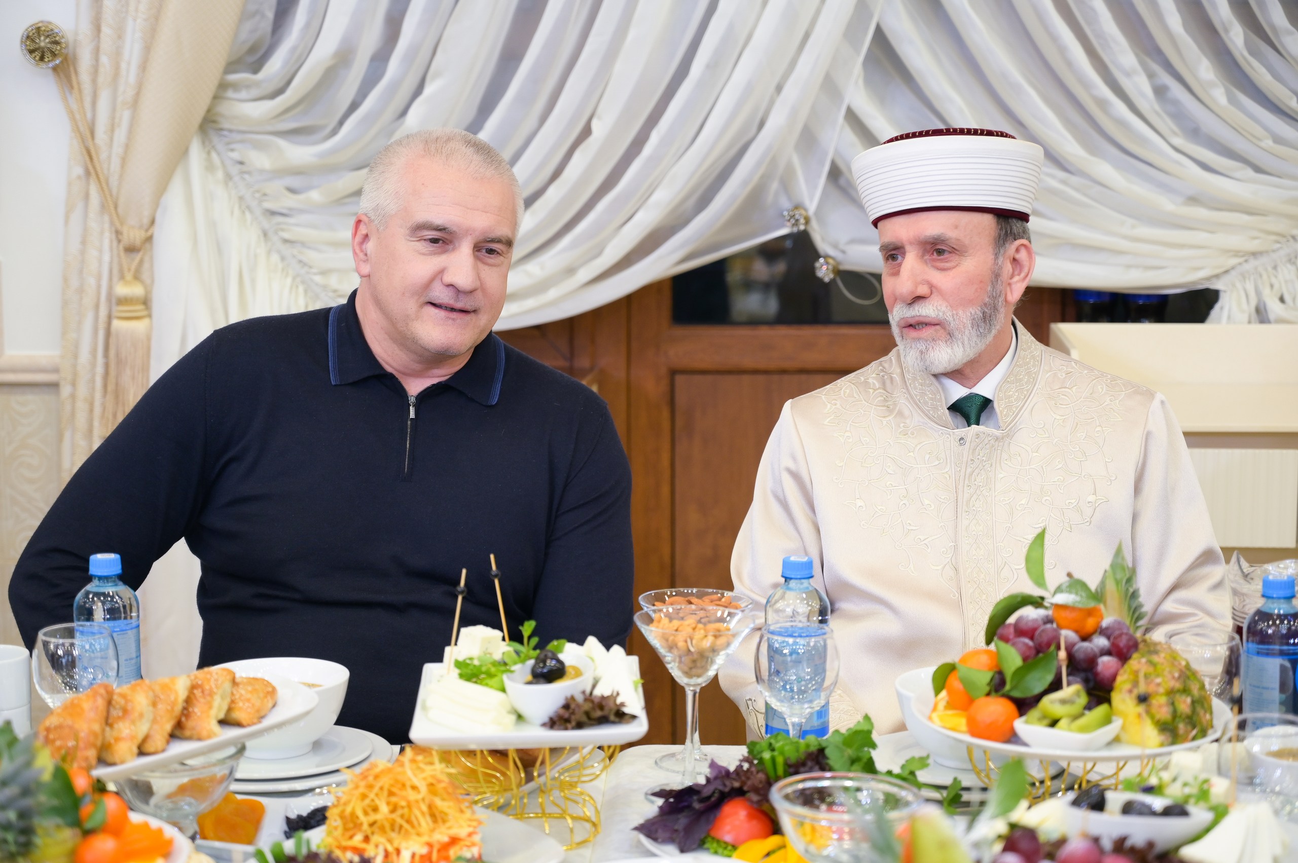 Сергей Аксёнов с хаджи Эмирали-эфенди провели ифтар в Симферополе