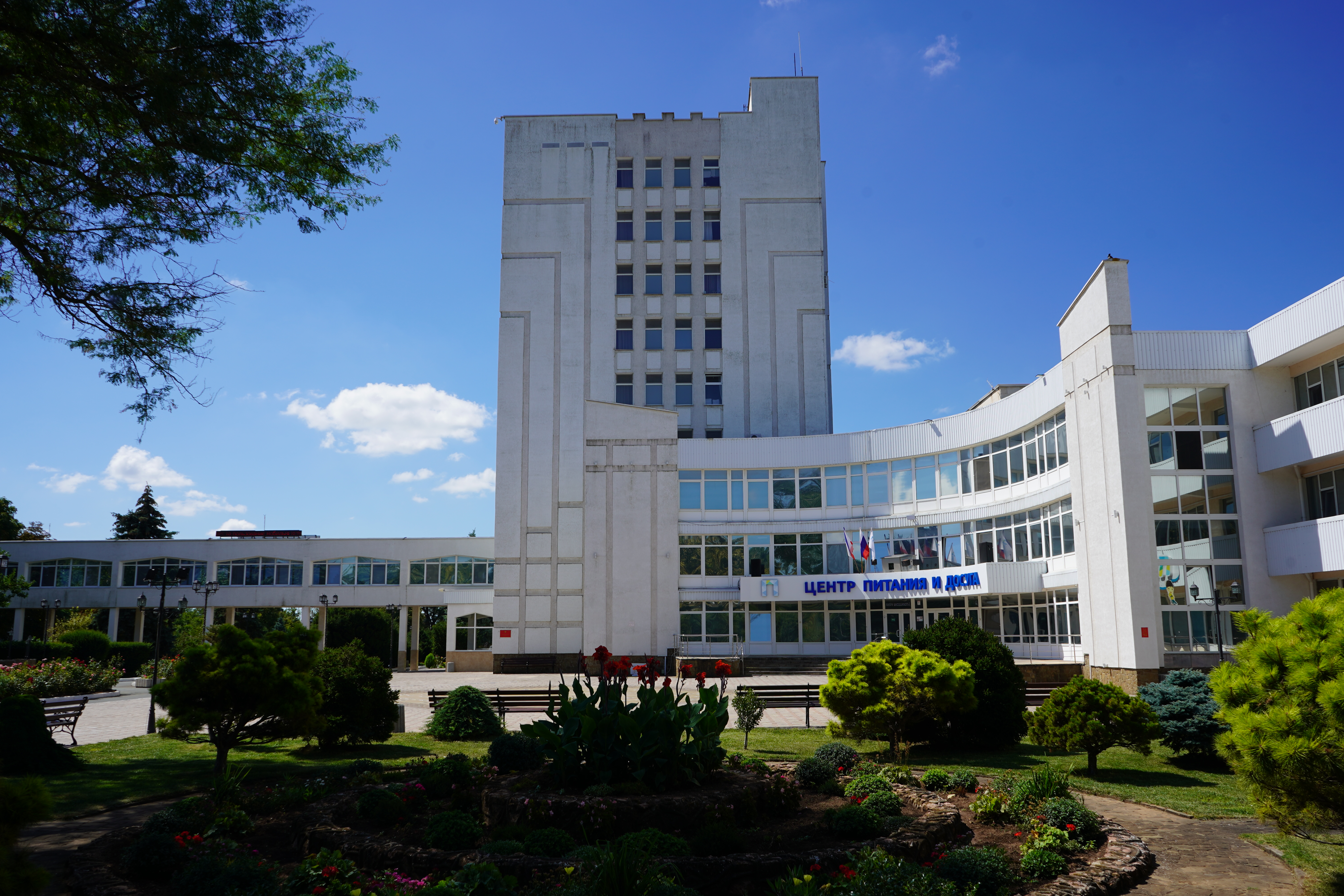 Увеличение профилизации и новое оборудование: как Сакский санаторий восстанавливает здоровье героев России