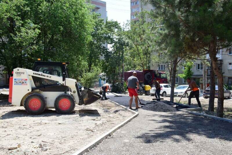 В Симферополе благоустроят 19 дворовых территорий