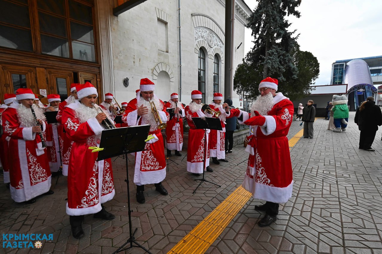 Атмосфера на железнодорожном вокзале Симферополя