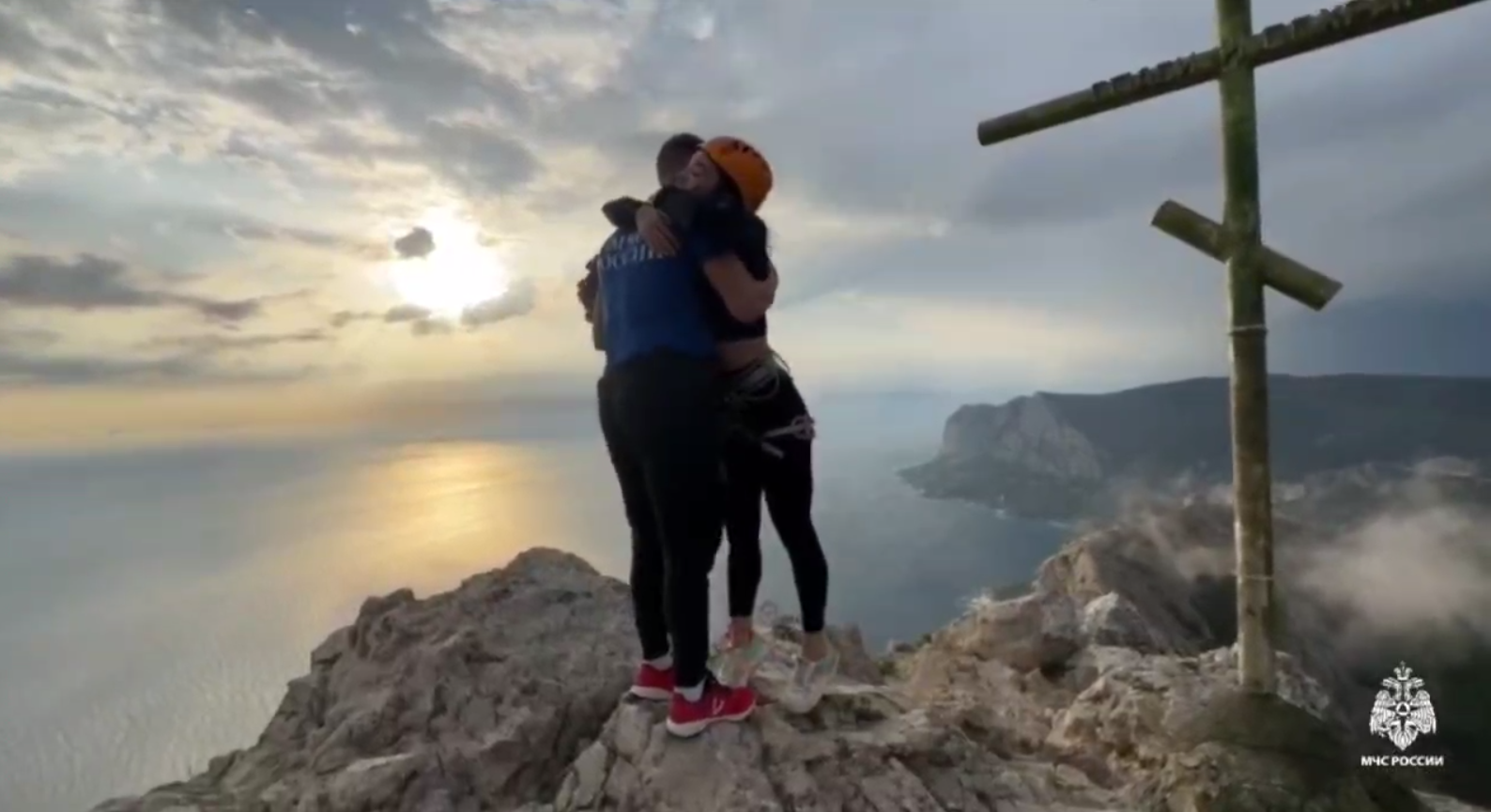 Необычное предложение руки и сердца сделал крымский пожарный