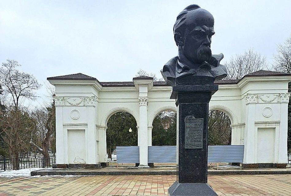 Один из парков Симферополя закрыли на реконструкцию