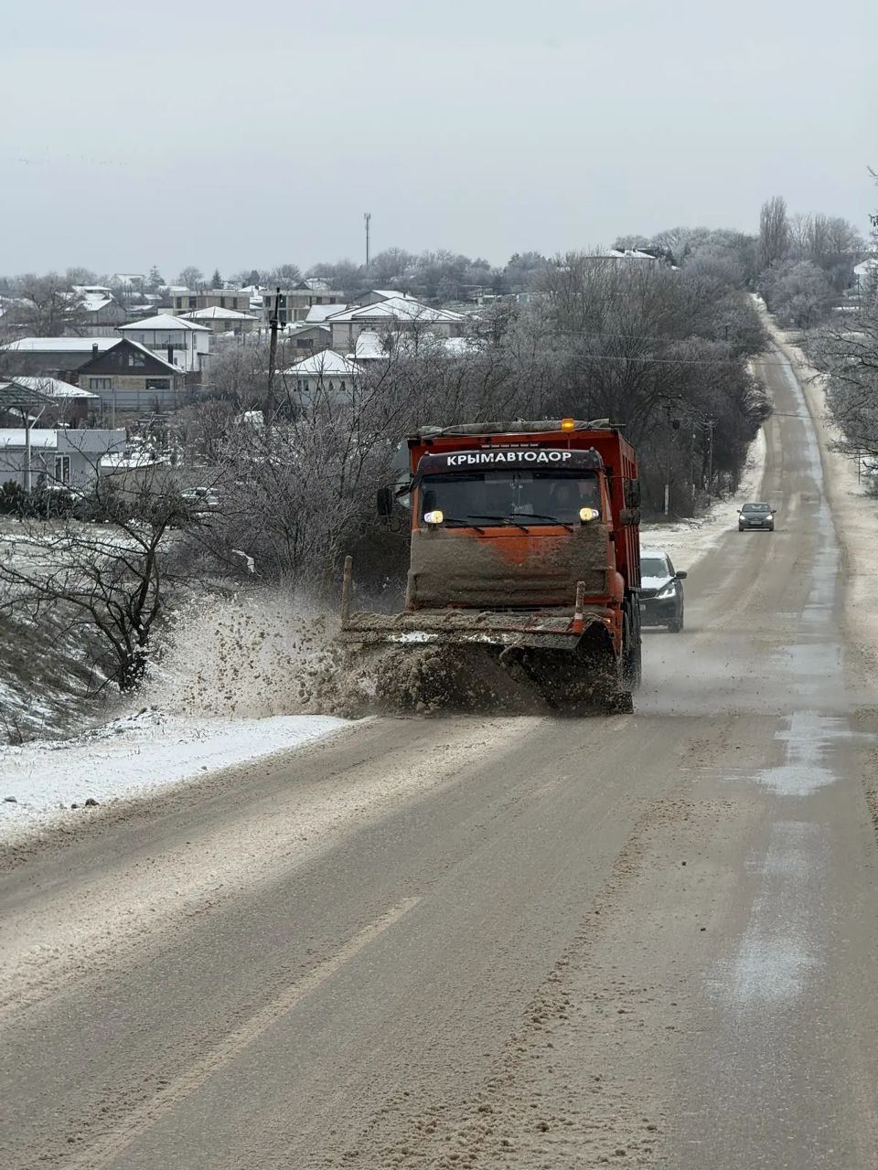 Ветер и сильный снег: дорожная обстановка в Крыму днём 2 февраля