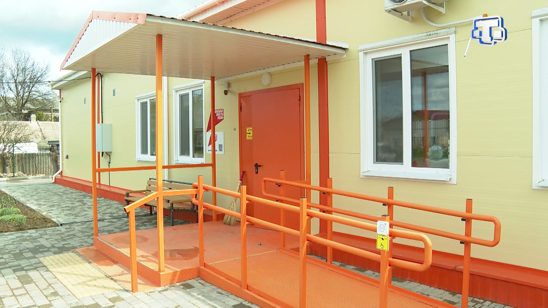 Пациенты приходят с улыбкой: в селе Стальное Джанкойского района обновили ФАП 