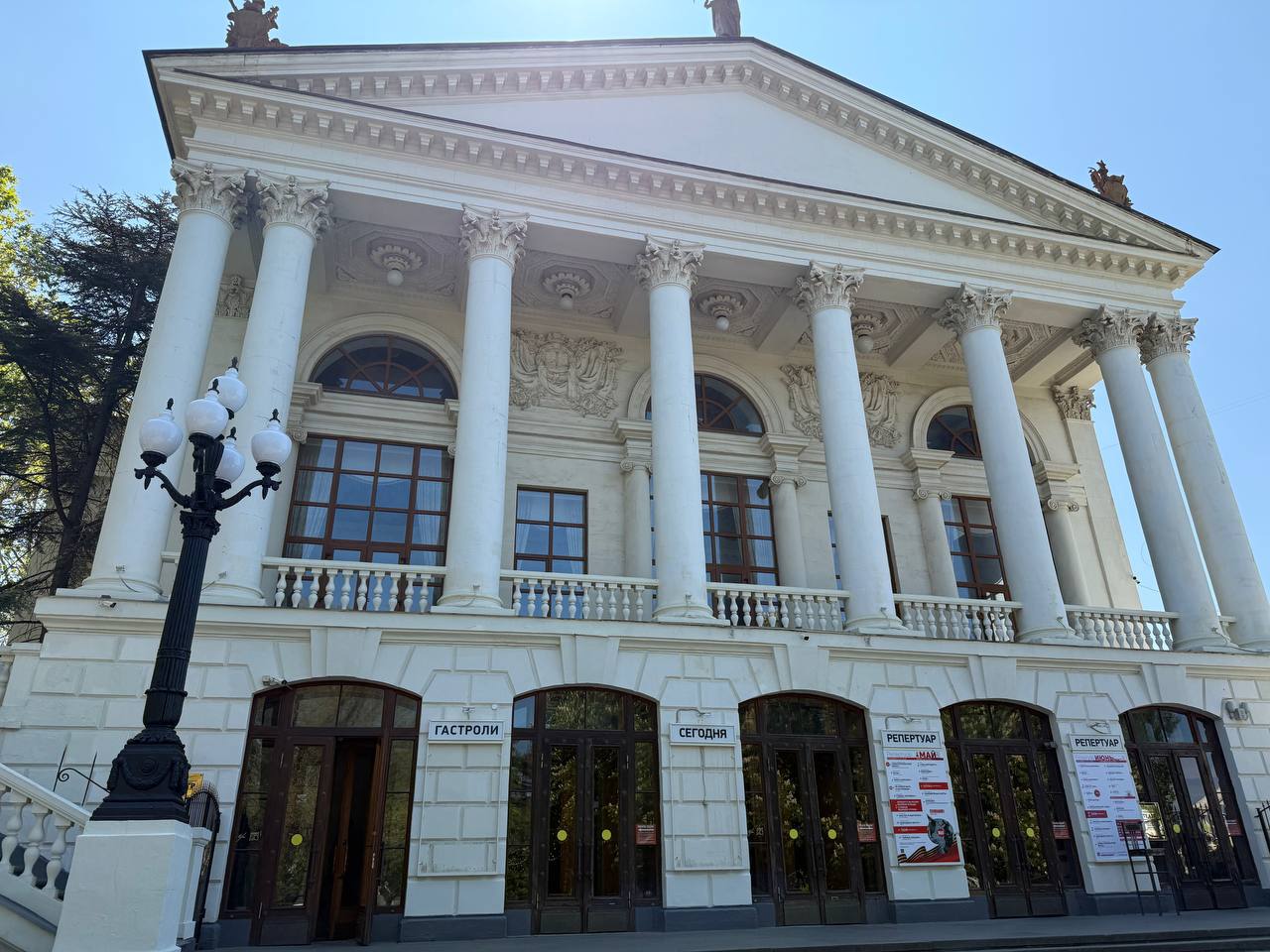 В Севастополе хотели показать спектакли режиссёра-бандеровца