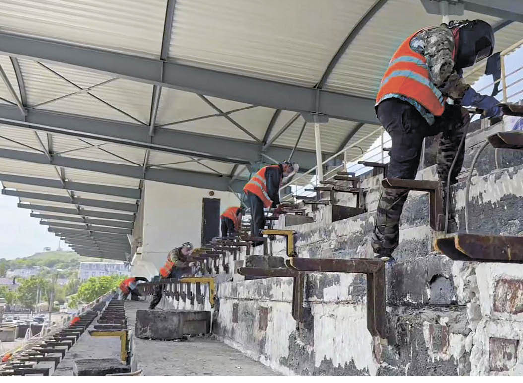 В Керчи ремонтируют стадион за 400 млн рублей