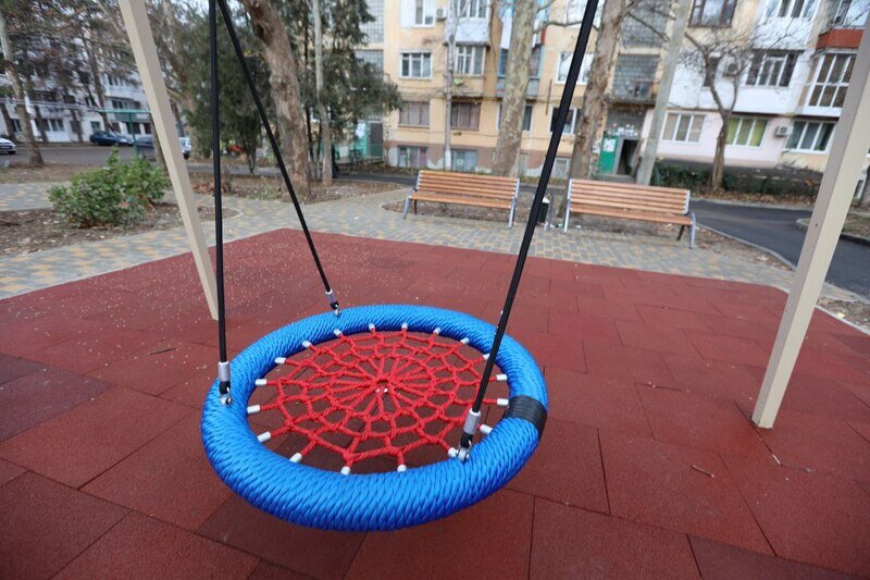 Новая детская площадка появилась в Молодёжном