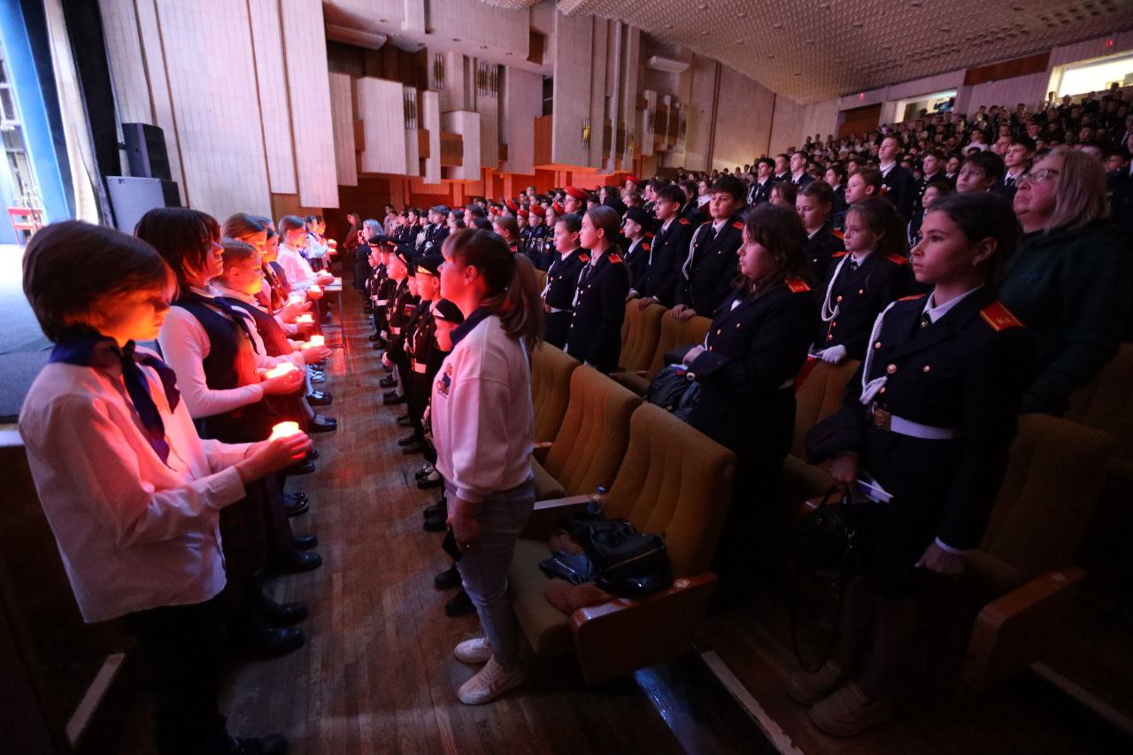В Симферополе проходит республиканский слёт кадетов и юнармейцев