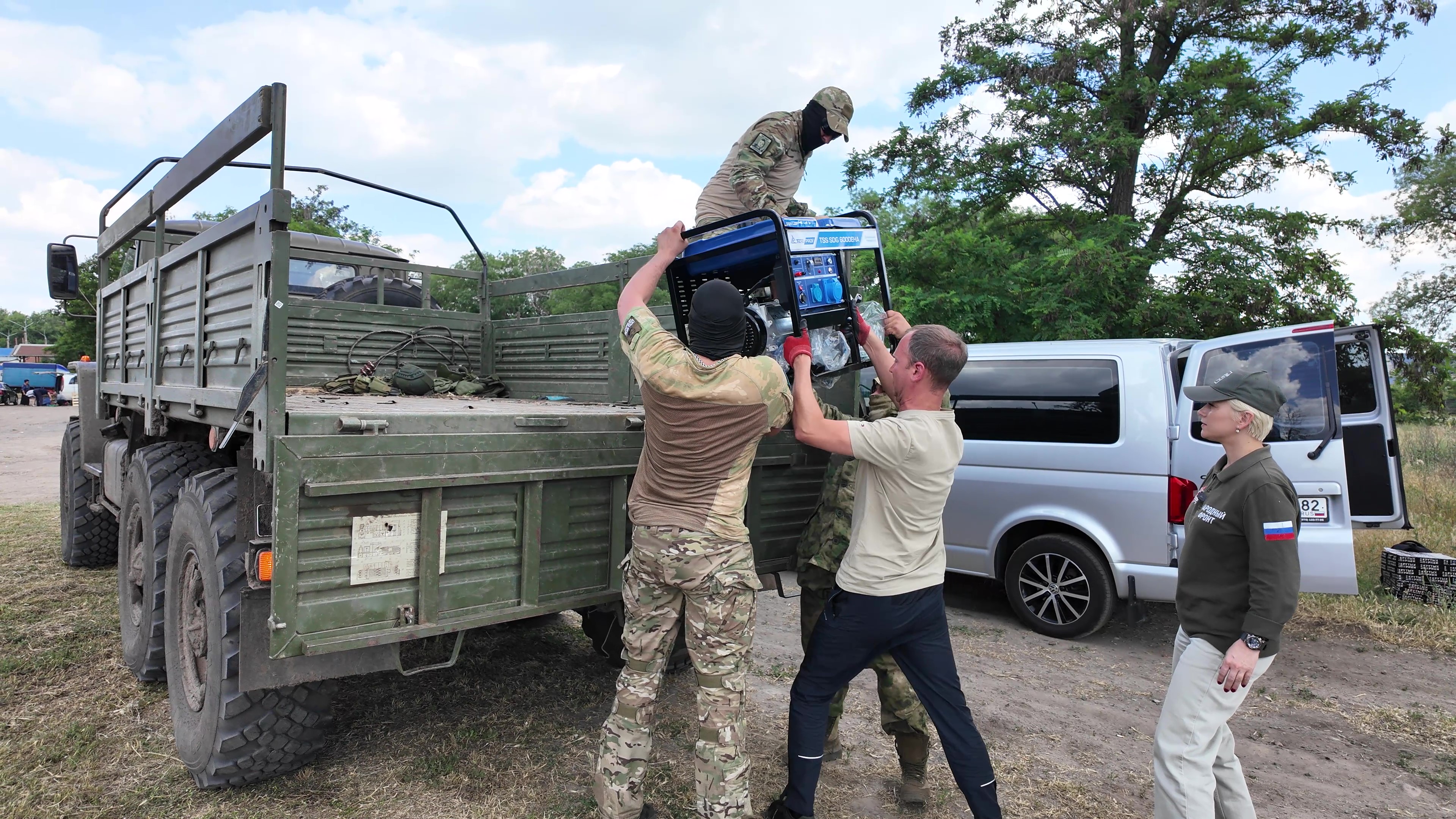 Крымчане передали дизельный генератор для бойцов в зоне СВО