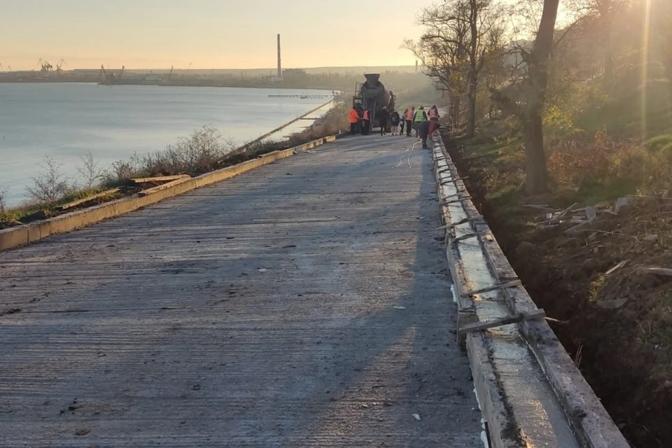 В Керчи достраивают берегоукрепительные сооружения