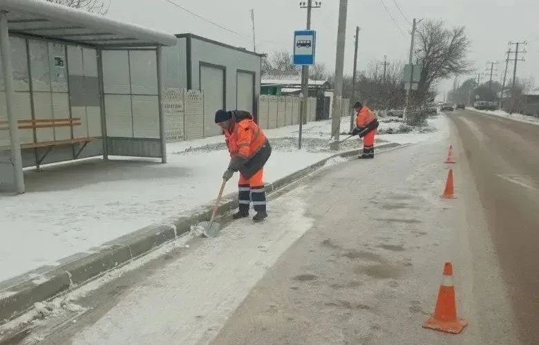 В "Крымавтодоре" раскрыли график очистки дорог от снега и гололёда