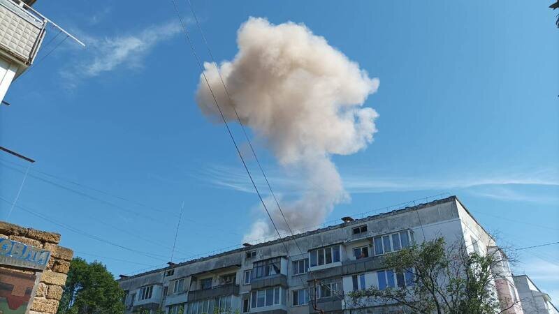 Один человек погиб после взрывов в Новофедоровке
