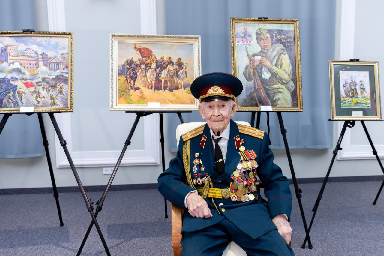 Искусство и патриотизм в картинах: в Симферополе открылась выставка ветерана Великой Отечественной войны Нинеля Солопова