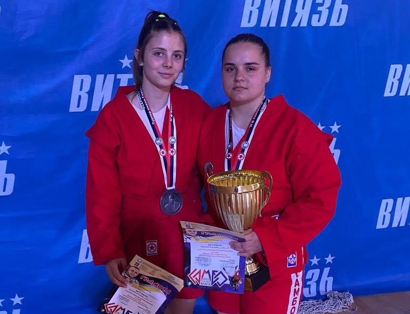 Девушки из Керчи отличились на всероссийском чемпионате по самбо
