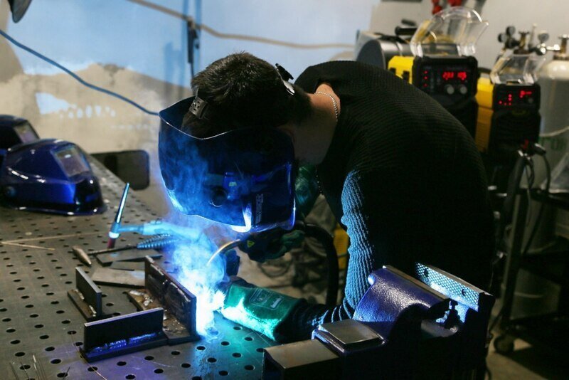 В Крыму выбирают лучшего сварщика-фоторепортаж