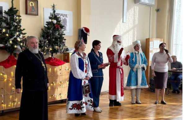 В Ялте устроили новогодний праздник для воспитанников православной школы