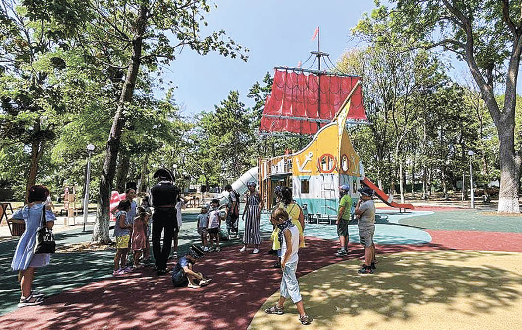 Ротонда в античном стиле, капремонт библиотеки и верёвочные лестницы: как преображается Старый Крым